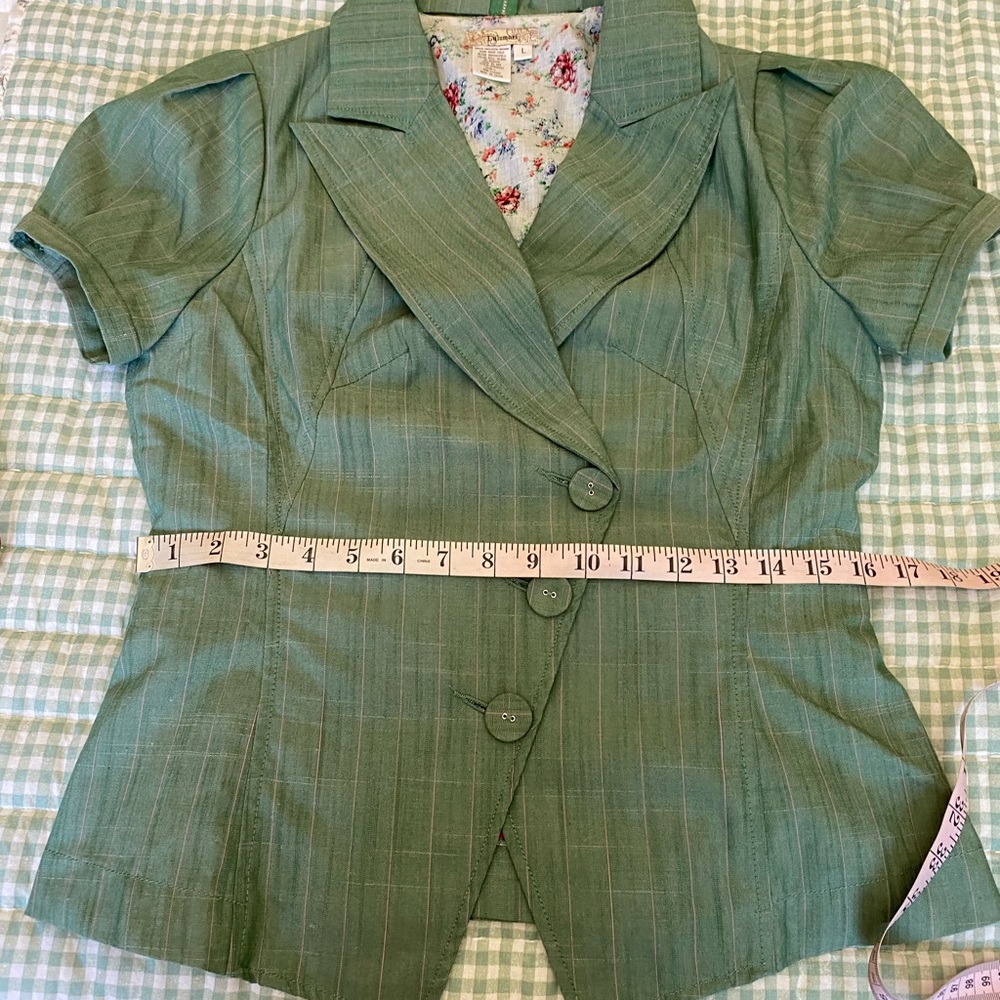 Lulumari Buttonfront Green Top - Picture 10 of 11
